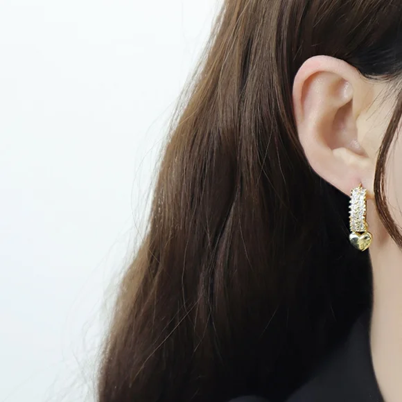 ❤️14k gold diamond earrings❤️ - Picture 8 of 9